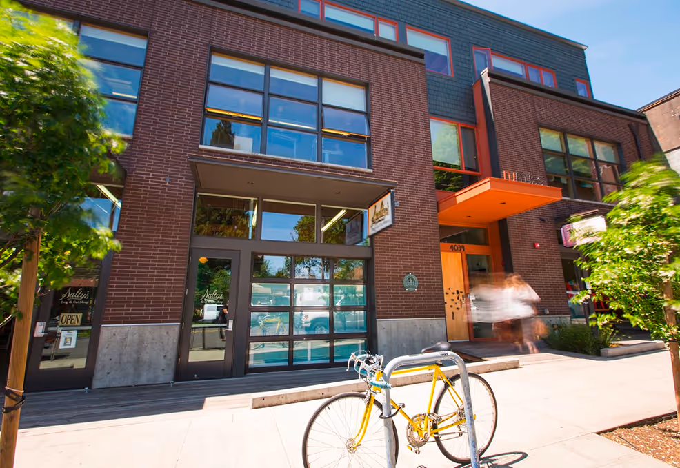 The Numiss Building in Portland's North Mississippi district — Serenity's studio home since 2013.
